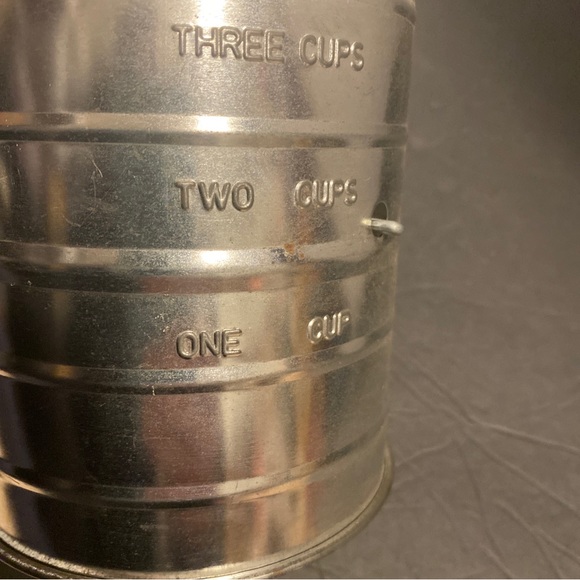 VTG stainless flour sifter 3 cup capacity unbranded wood handle kitchen decor - Picture 14 of 15